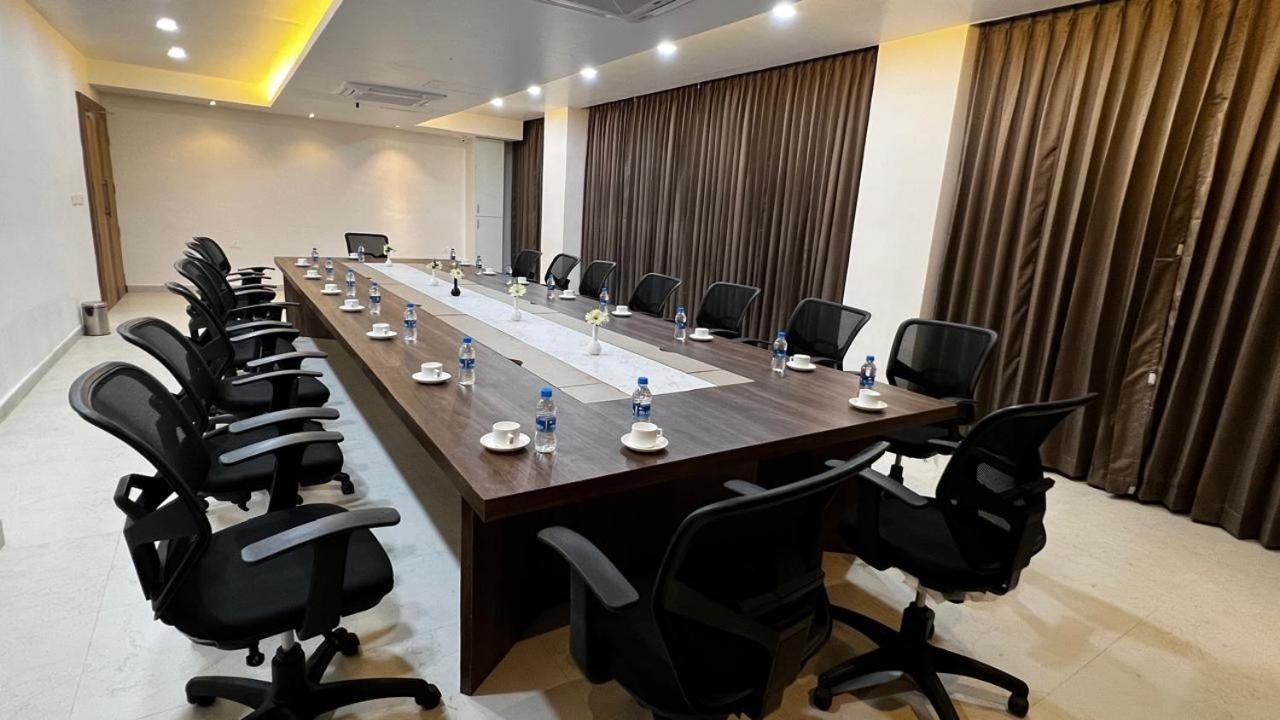 Silver Stone Park Resort, Kovilpatti Εξωτερικό φωτογραφία