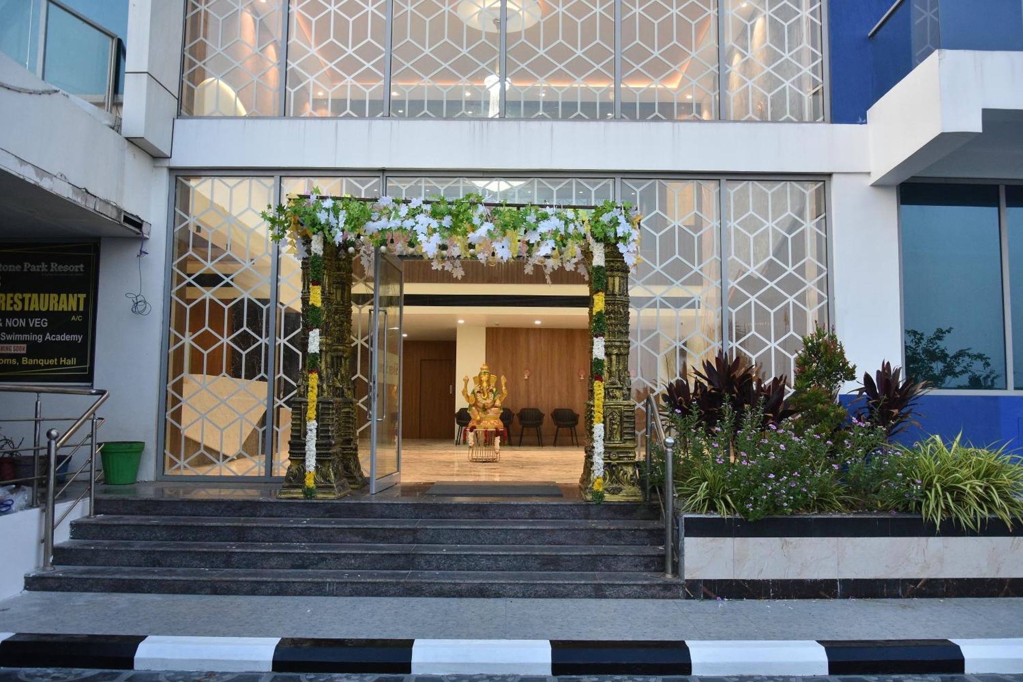 Silver Stone Park Resort, Kovilpatti Εξωτερικό φωτογραφία