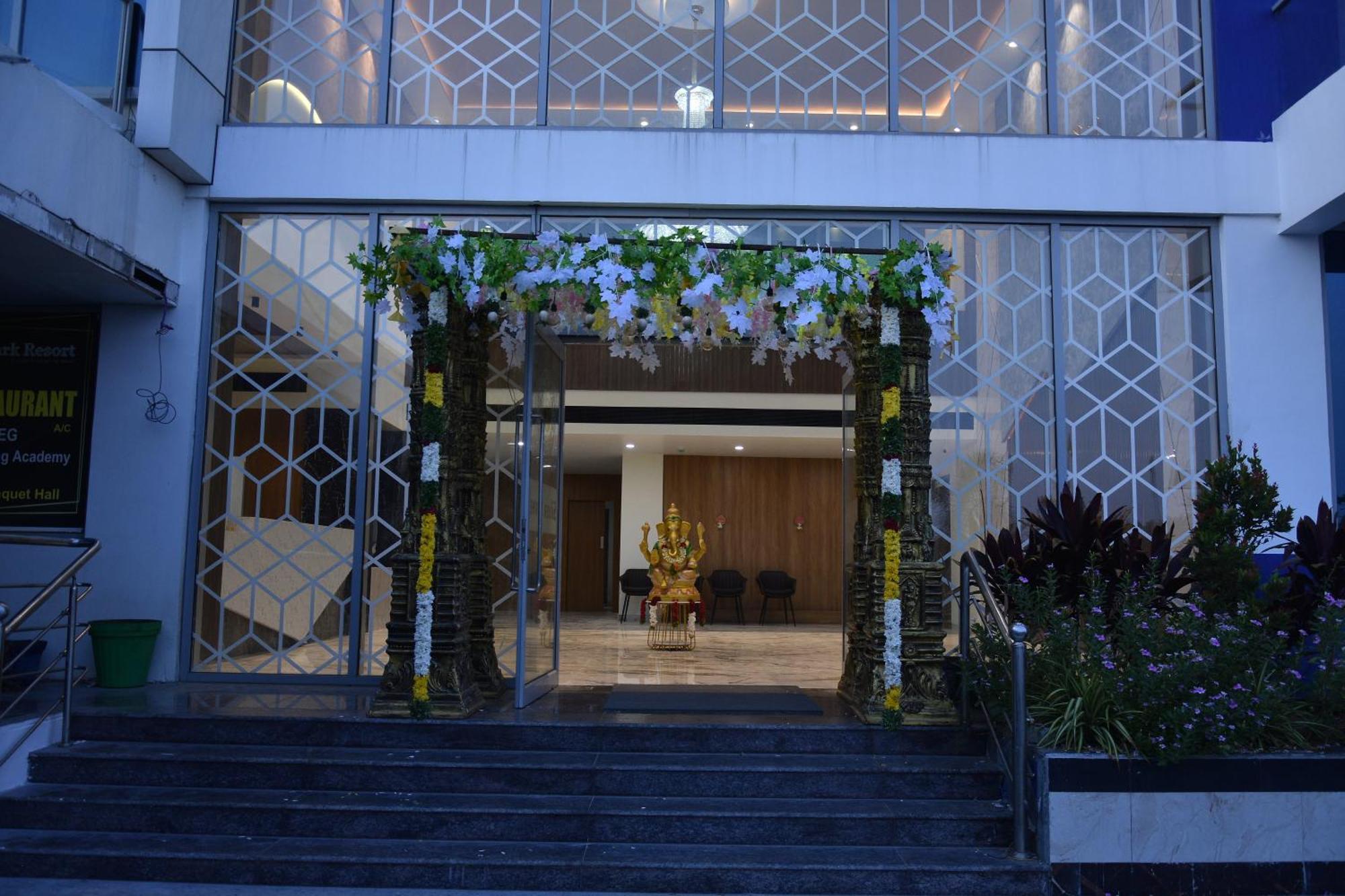 Silver Stone Park Resort, Kovilpatti Εξωτερικό φωτογραφία